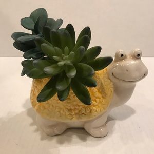 Ceramic Frog Planter White With Yellow Flowers On Shell 4.25”x 6.50”